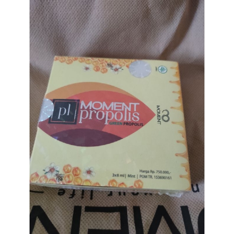 MOMENT PROPOLIS