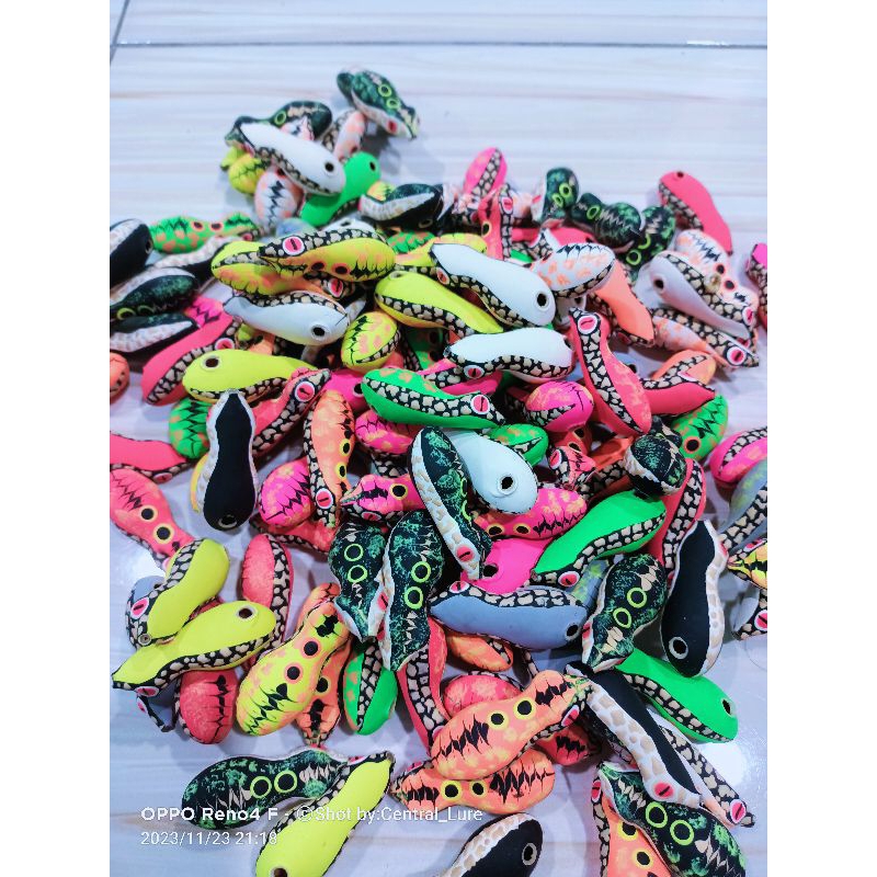 Body soft Frog 5cm bahan biotex Gold-white