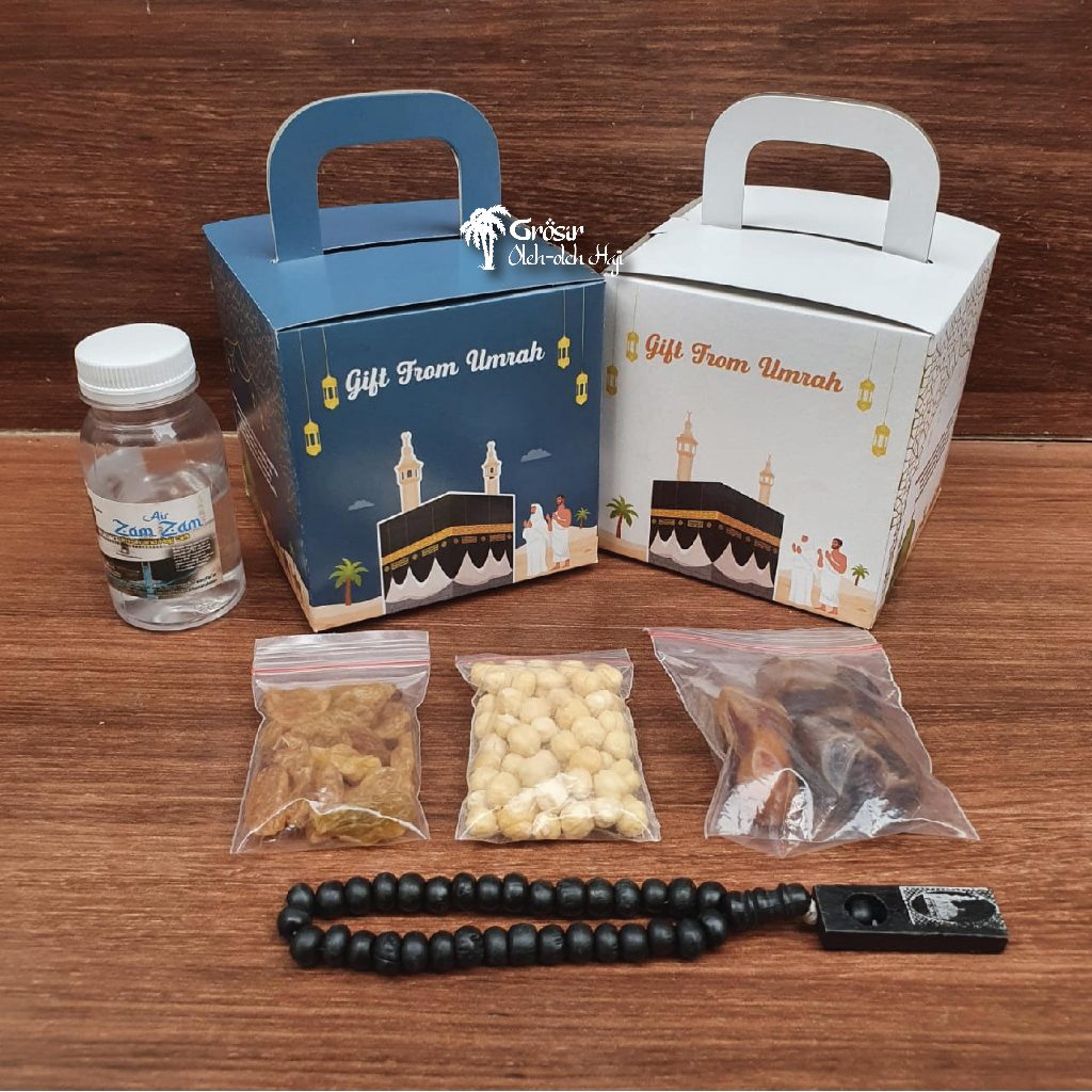 

Paket Oleh Oleh Haji dan Umroh souvenir box Air Zamzam ori + botol 80ml + Kurma Khalas + Tasbih Kayu