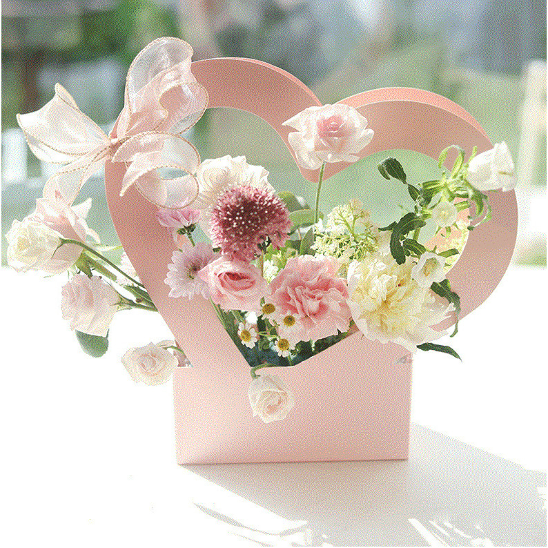 

Kotak Bunga Bentuk Love | Flower Box | Box Bunga | Florist