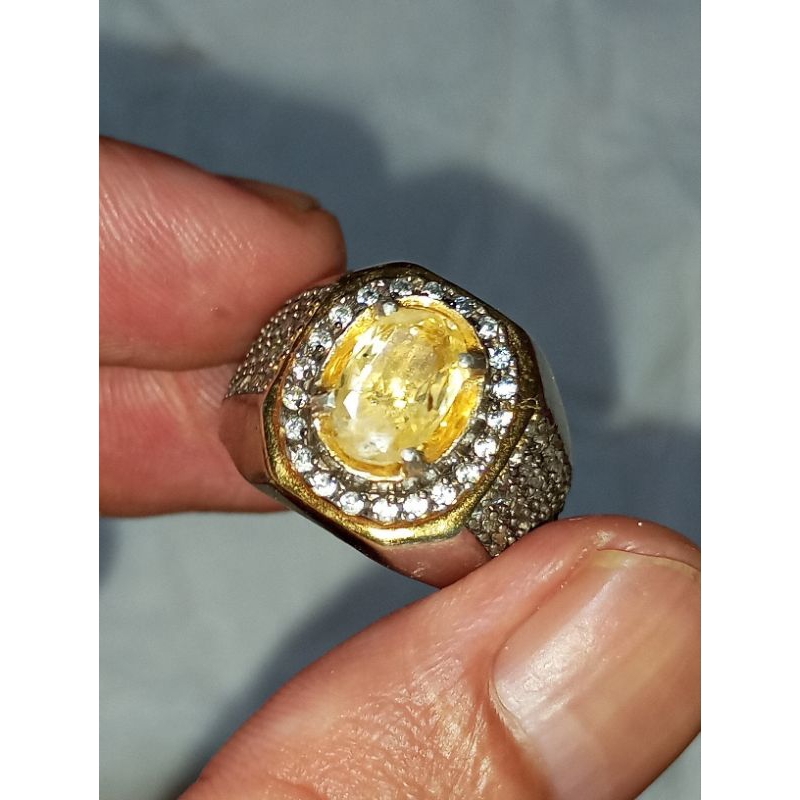 yellow safir srilanka