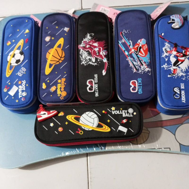 

Tempat pensil bahan kain timbul 3 dimensi / Kotak pensil cowok bagus murah.
