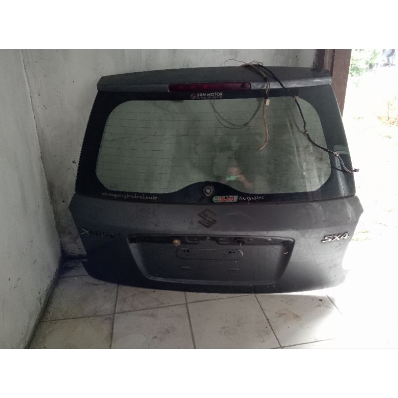 pintu bagasi Suzuki x-over sx-4