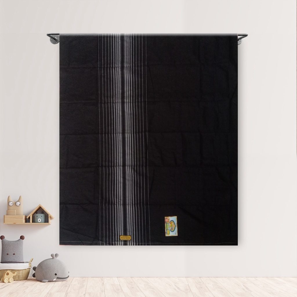 Sarung Tenun ANAK HITAM BERGARIS Polos WADIMOR