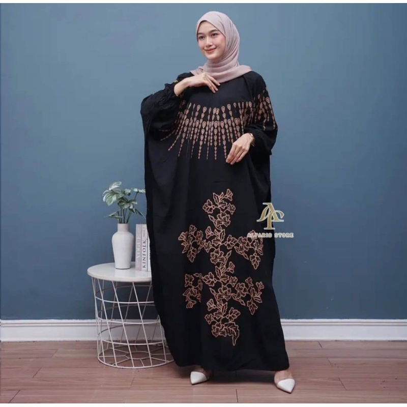 Kaftan Wanita - Daunda Kaftan Size Jumbo XXXXL Motif Daun Lengan Panjang Busui Resleting by Nadira_Fashion / Gamis Rayon Jumbo Kaftan Terbaru-LUNA BLACK