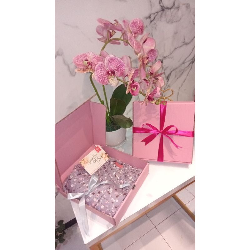 

Box Hampers | Gift box | Gift Bag