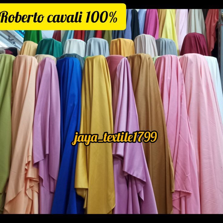 Pesan sekarang Kain Satin Roberto Cavali ORI PREMIUM / SATIN ROBERTO CAVALI / Harga Persetengah mete