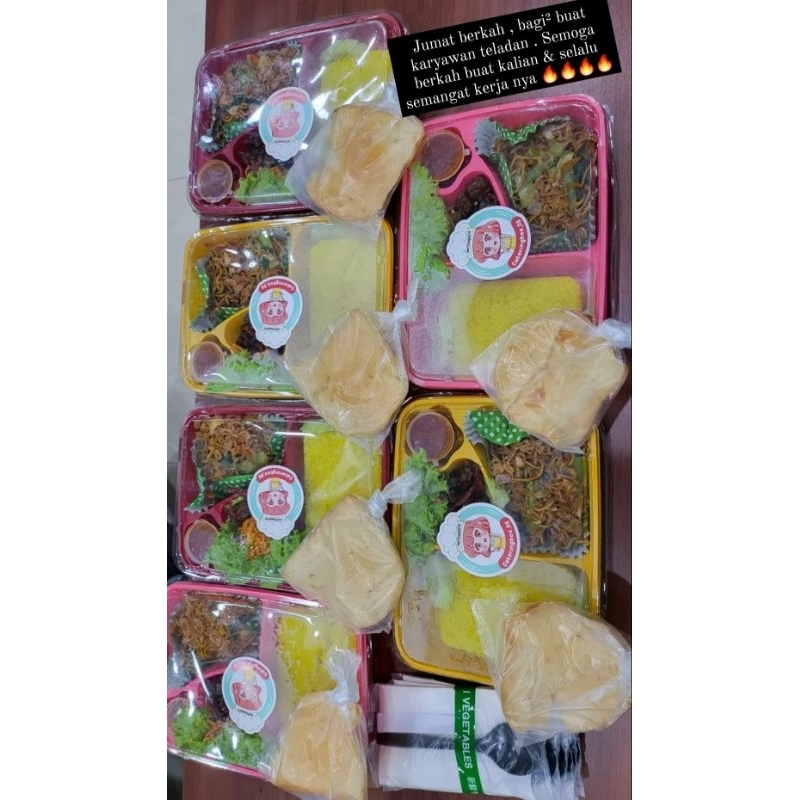 

Nasigoreng Nasiuduk Nasikuning per box