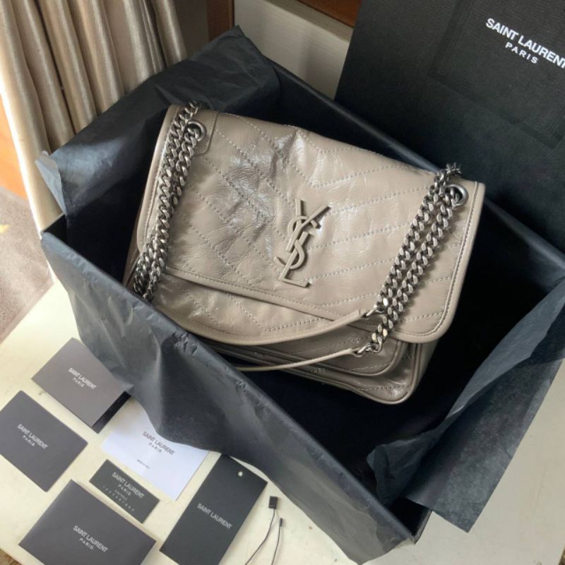 Authentic preloved rec 2022 saint laurent ysl niki medium crinkled leather beige shoulder bag
