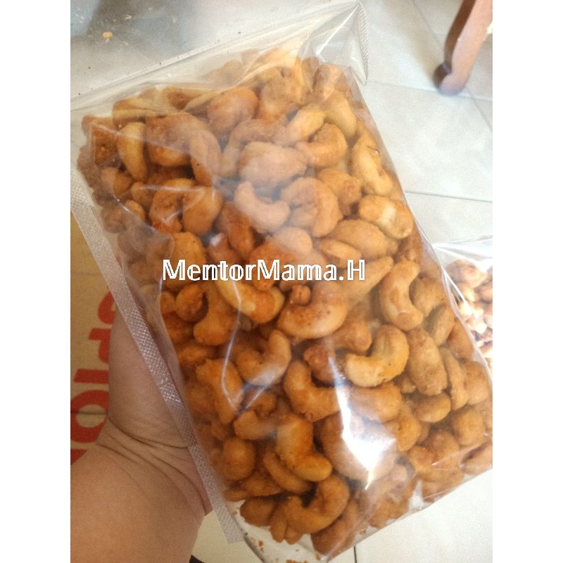 

kacang mede matang belah