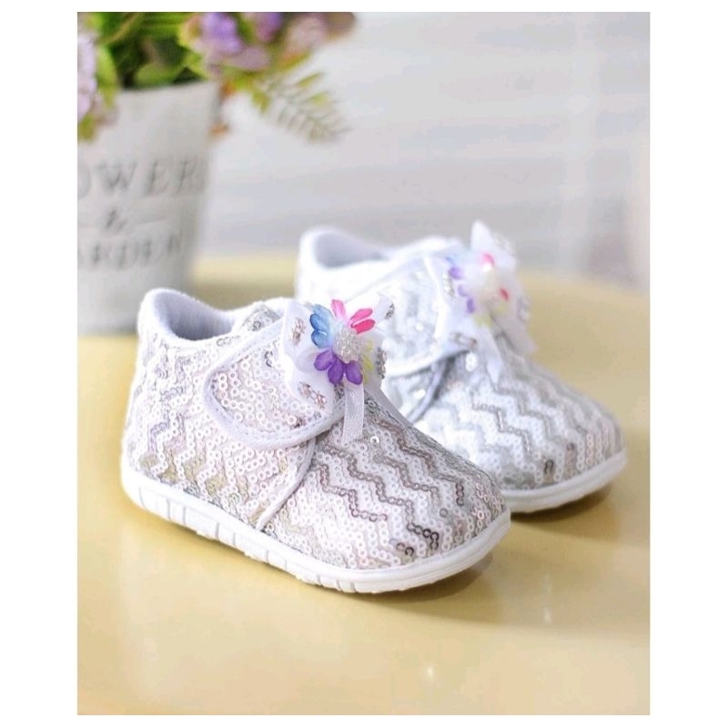 Sepatu Bayi Perempuan Rajut Bunyi Premium