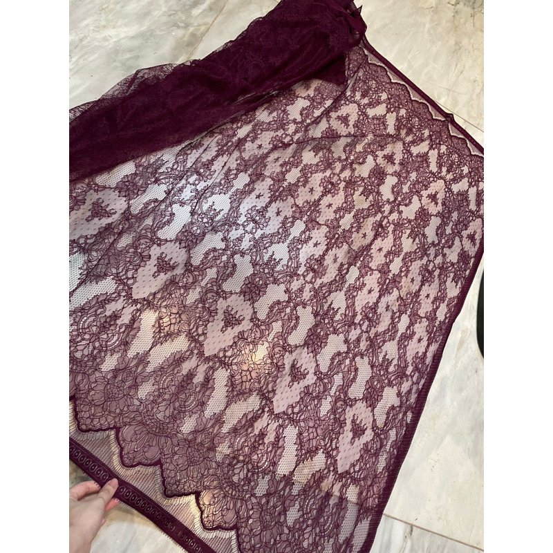 Kain Bahan Kebaya Brokat Brukat Lace Chantily Semi Perancis Semi France Claire Series Warna Burgundy