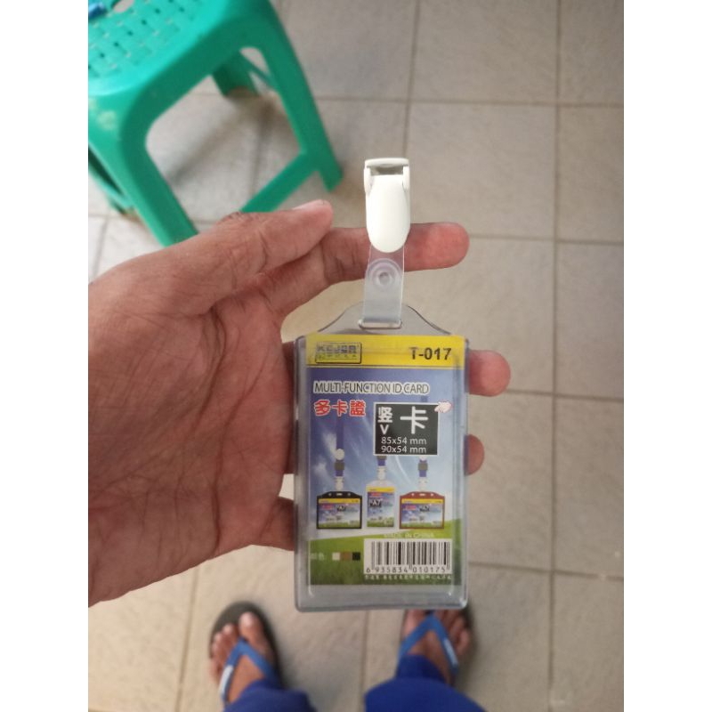 

Tempat id card name tag holder dua slot kartu plus jepitan penjepit kerang putih terlaris