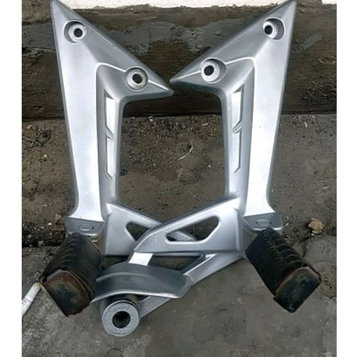 FOOTSTEP PIJAKAN KAKI BELAKANG YAMAHA JUPITER MX 135 OLD 4SPEED ORIGINAL