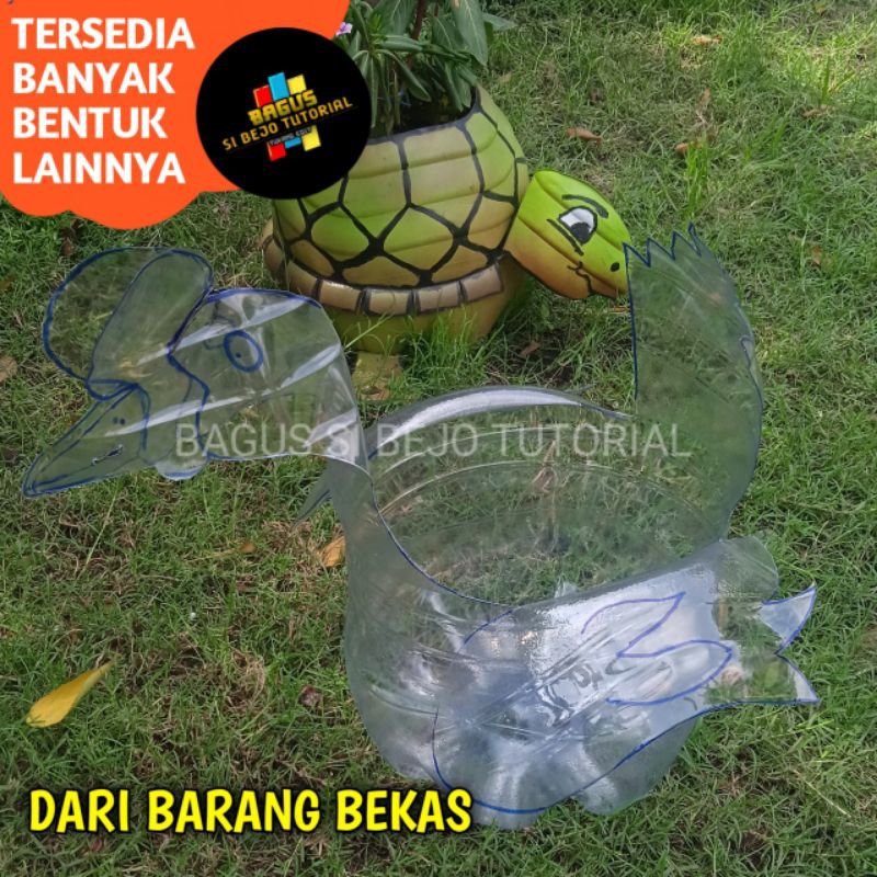 POT GALON BEKAS LE MINERAL BENTUK BEBEK SIAP UNTUK DI CAT SEBAGAI TUGAS PRAKARYA MEMBUAT POT