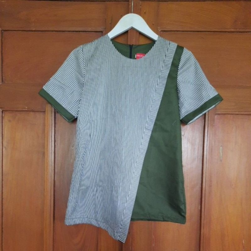 Atasan blouse garis hijau pria wanita bisa po kemeja