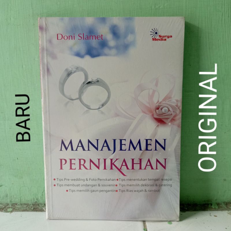 Buku Manajemen Pernikahan Tips Pre Wedding Membuat Undangan dan Souvenir Memilih Gaun Menentukan Tem