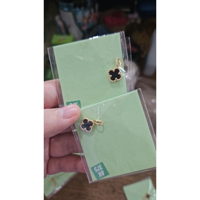 liontin bandul pendant kalung clover bunga hitam emas asli 375 murah cantik