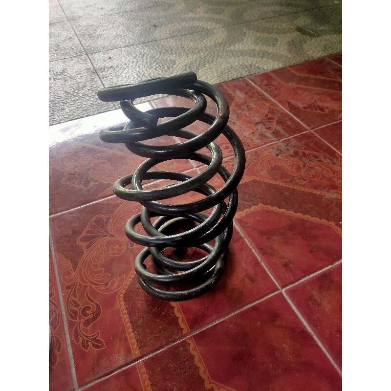 Per Keong shock depan Avanza 2010