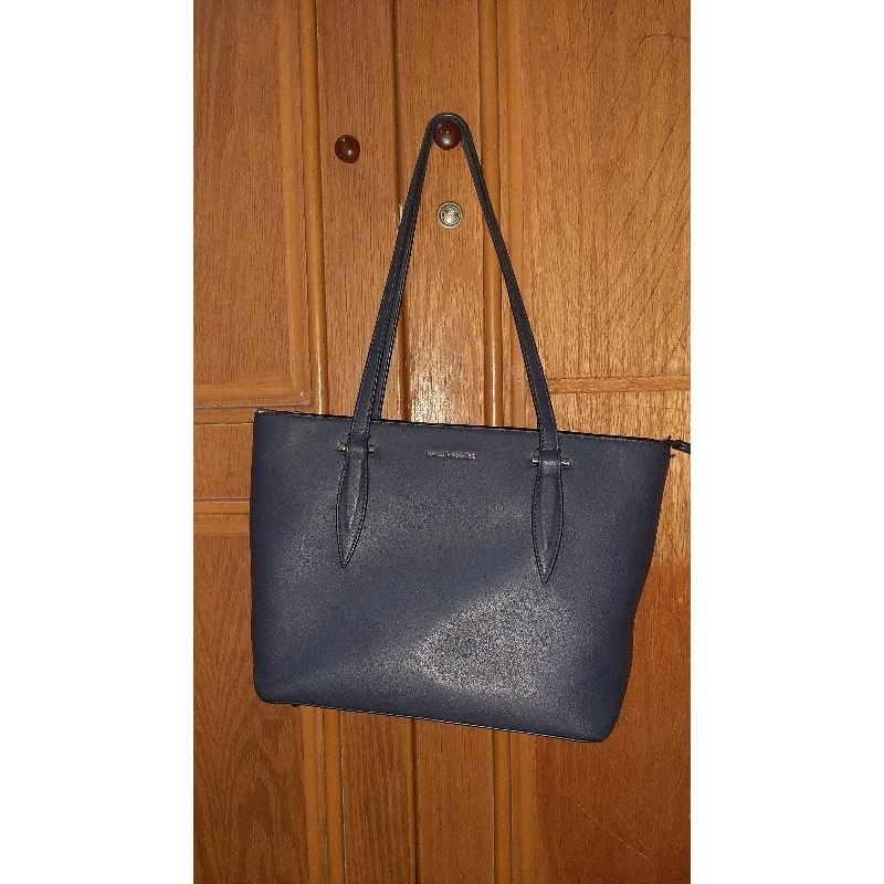 Preloved woman hand bag hush puppies