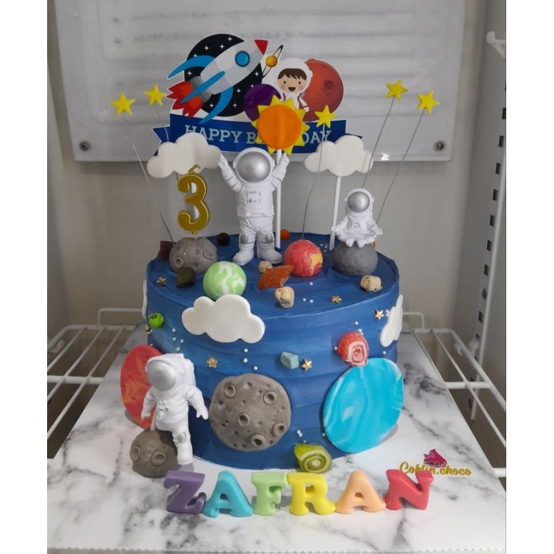 

Astronot cake birthday karakter/ kue ulang tahun karakter astronot mainan