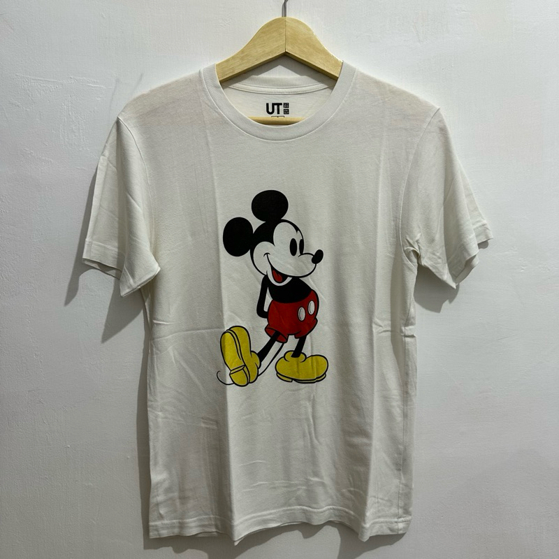 Kaos Uniqlo x Disney Second