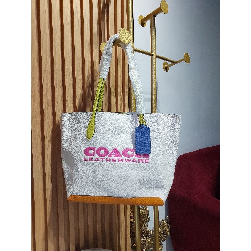 Coach Kia Tote in Colorblock (Butik-NWT)
