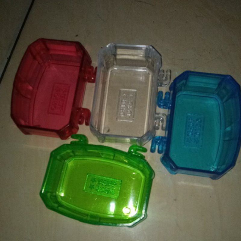 Cepuk Tempat Mandi Burung Pleci Kolibri