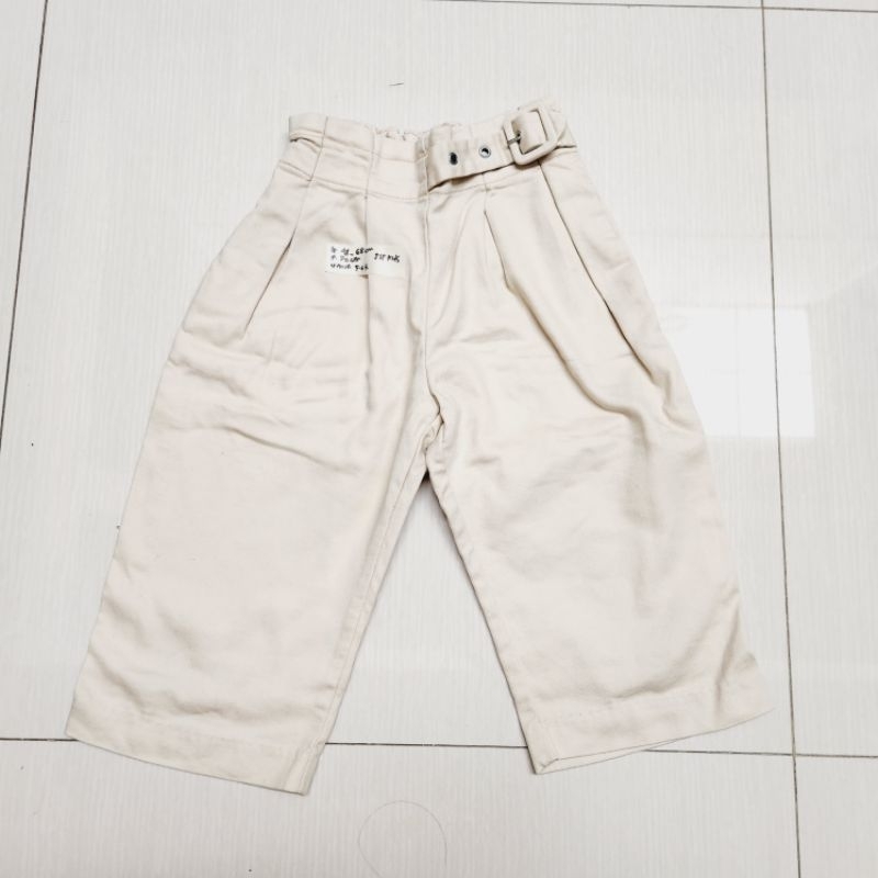 Preloved JSP Kids 5/6 Tahun Celana Tanggung 3/4 Beige Anak Perempuan