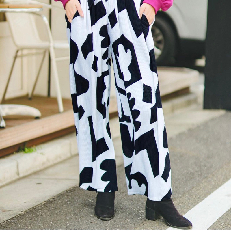 Sacha Pants Black by Deenay | Celana Kulot Plisket | Celana Kulot Sapi