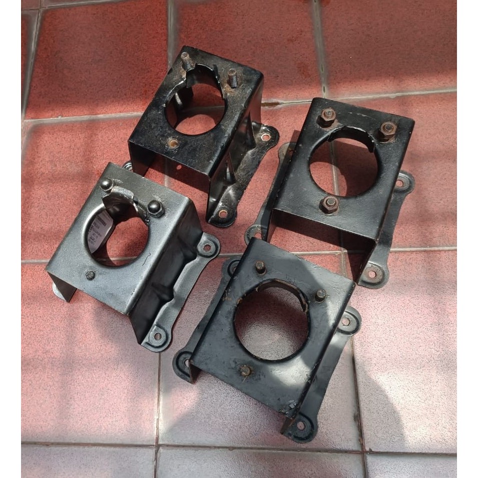 Dudukan Ban Serep Daihatsu Taft atau Feroza Original Bekas