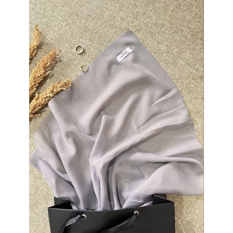 Hijab Segi Empat | Polos | Laser cut | Grey