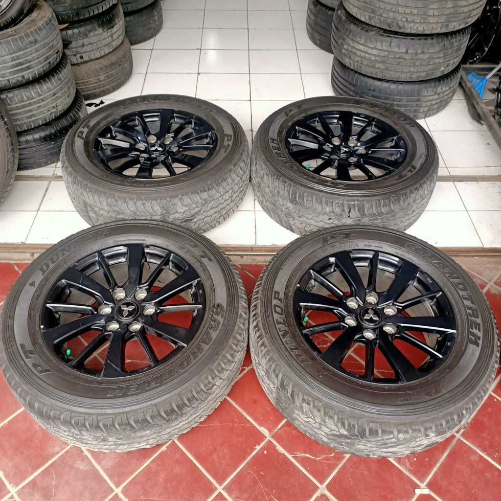 velg mobil bekas OEM PAJERO ring 18 pcd 6x139 plus ban 265 60 r18