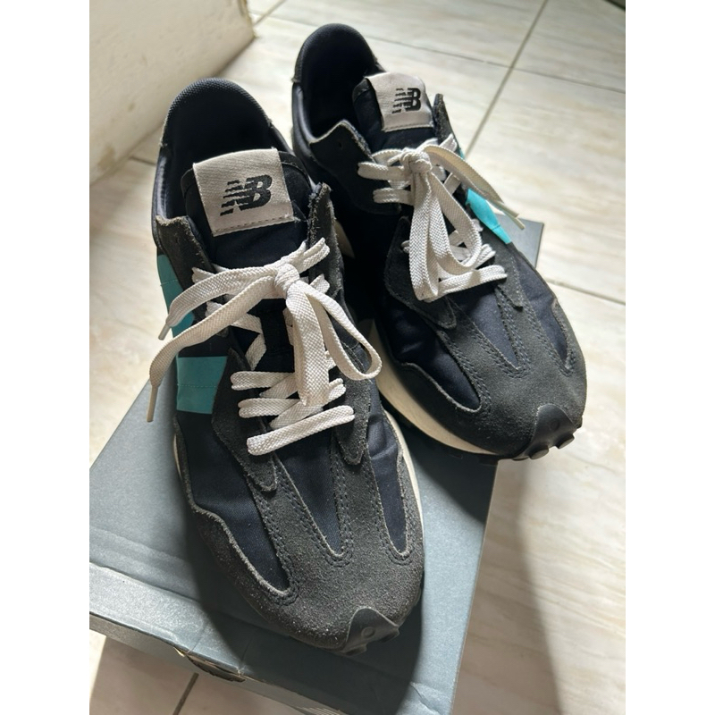 New Balance 327