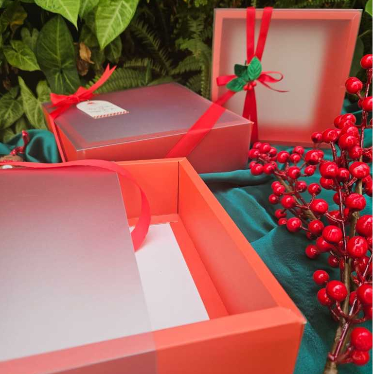 

5 PCS UK. 20X20X5 CM BOX KUE MERAH MIKA BURAM COCOK UNTUK NATAL IMLEK