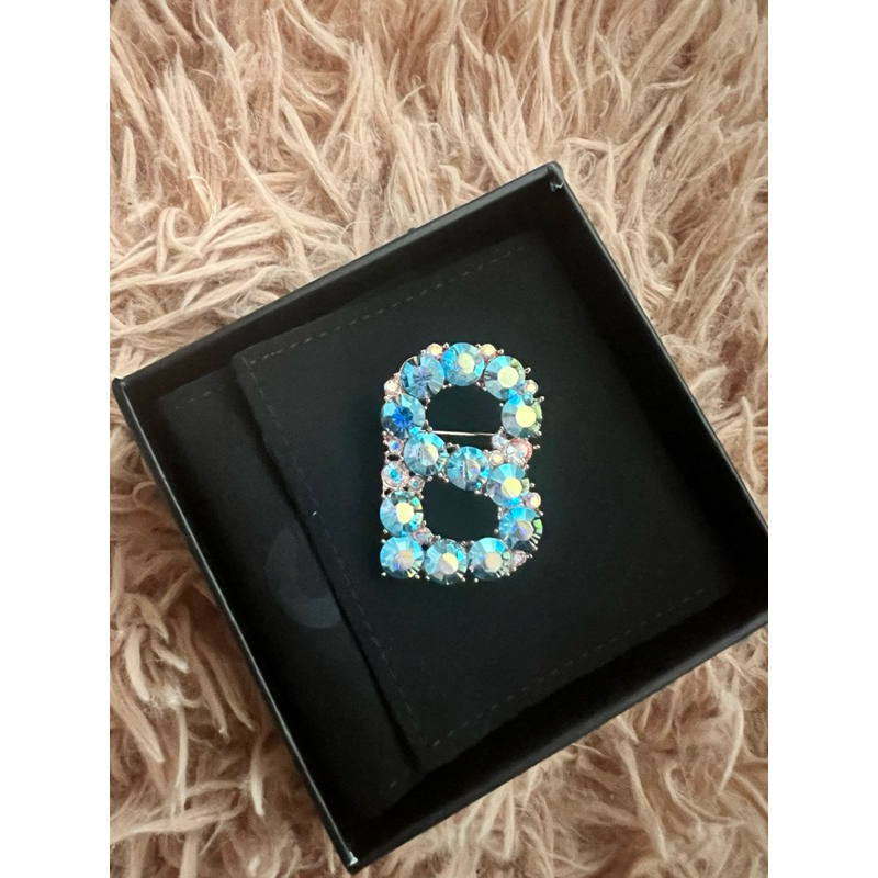 Buttonscarves brooch- orlin blue