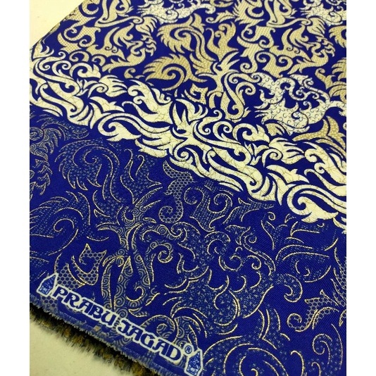 Kode NBQ118 Kain Batik Semi Sutra Foil Legenda Mas. Bahan Batik Motif Triball By Prabu Jagad Per 1/2