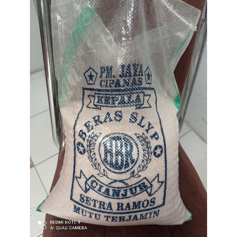 

Beras Medium SLYP cianjur 10 kg