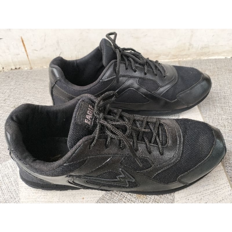 sepatu sneaker hitam polos jumbo eagle 48 second