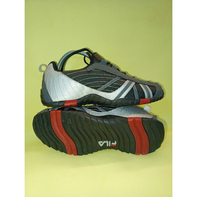 Sepatu Fila Black Untuk Pria