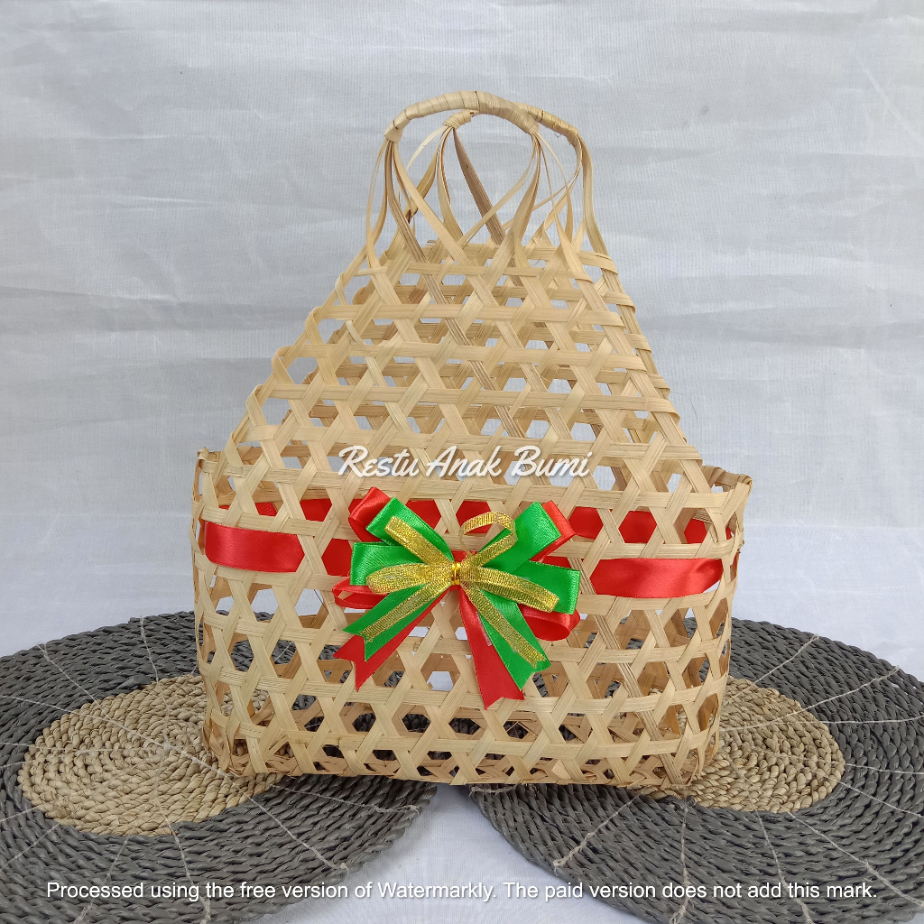 

NATAL SERIES Tas Yukensi 27cm x 8cm | tas parcel | tas hampers | tas anyaman bambu | tas oleh-oleh | Wadah Belanja|Tempat Make Up|Kosmetik|Snack|Hampers|Kue | Anyaman Bambu | Tas Bambu | Wadah Kue kering | Tempat Buah | Kue Kering | Roti