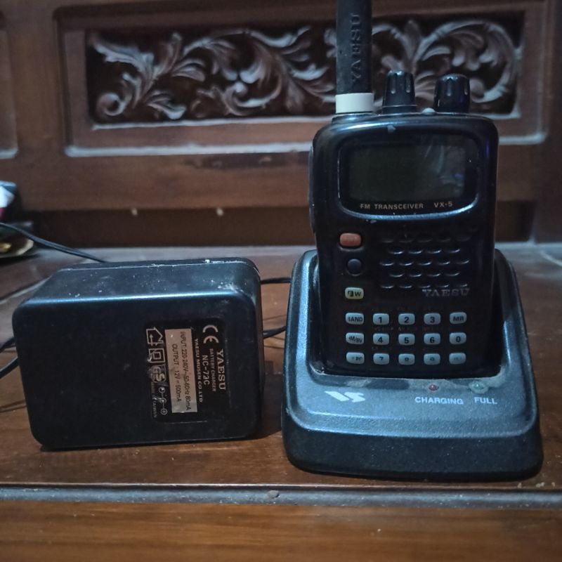 Radio Yaesu VX-5R FM Transceiver Hitam 255g