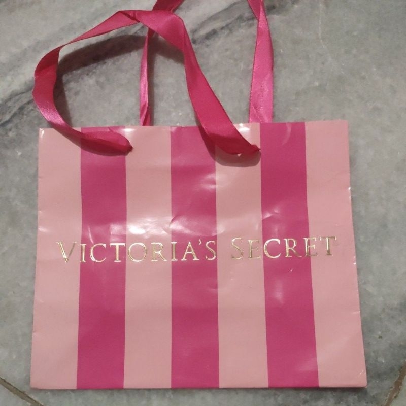 

paper bag Victoria Secret