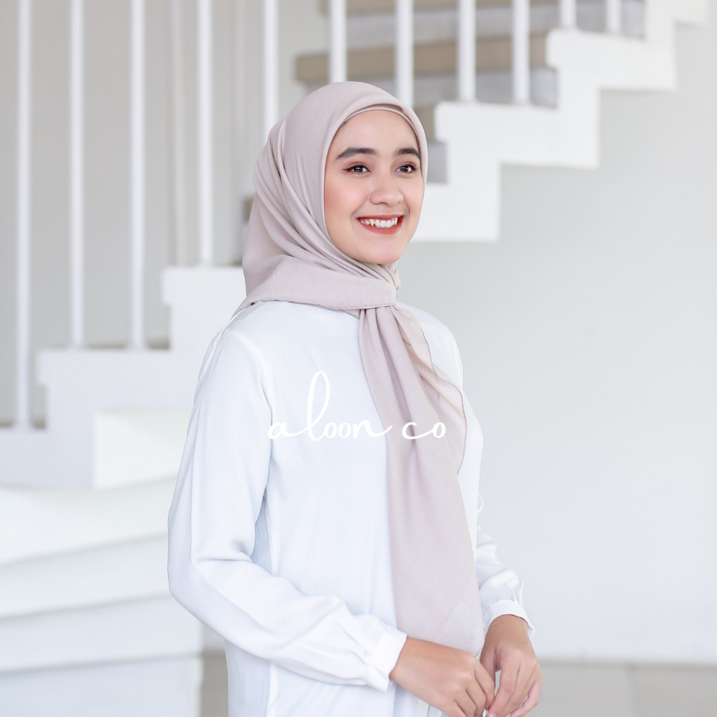 Hijab Segi Empat Paris Premium by aloon.co – Kerudung Segi Empat Paris Voal