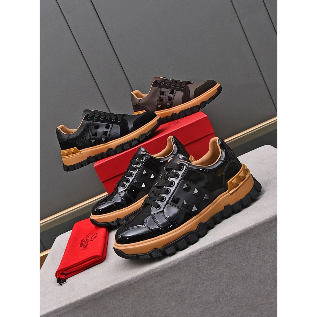 VLT Valentino Garavani ONE STUDY Low cut leather calf sneakers