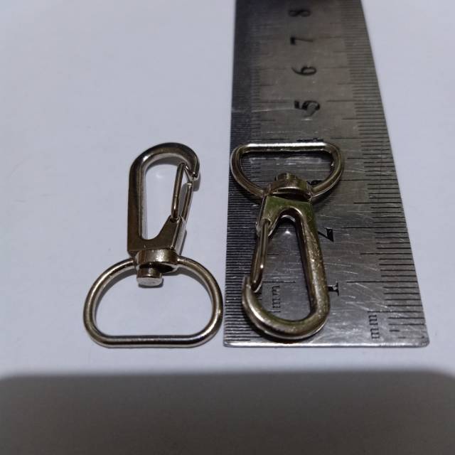 

Pengait Cantolan Kaitan Id Card Name Tag Besi Silver Awet Anti Karat Kwalitas PREMIUM