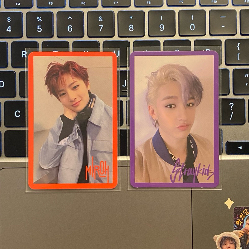 Official photocard Straykids Miroh I.N red border & Bangchan black border