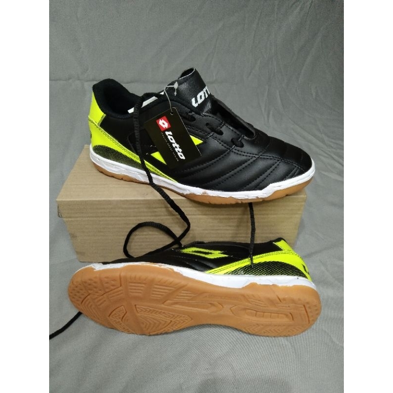 Sepatu Futsal LOTTO