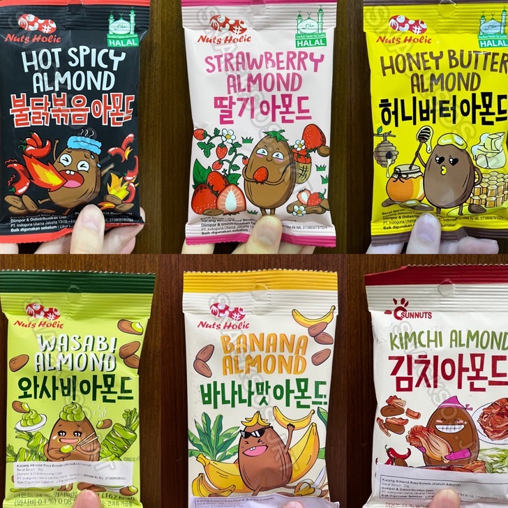 

Terlaris [SMALL] NUTS HOLIC Honey Butter Almond / Hot Spicy Almond / Strawberry Almond / Kimchi Almond / Wasabi Almond / Banana Almond Korea Halal ➠❉✳