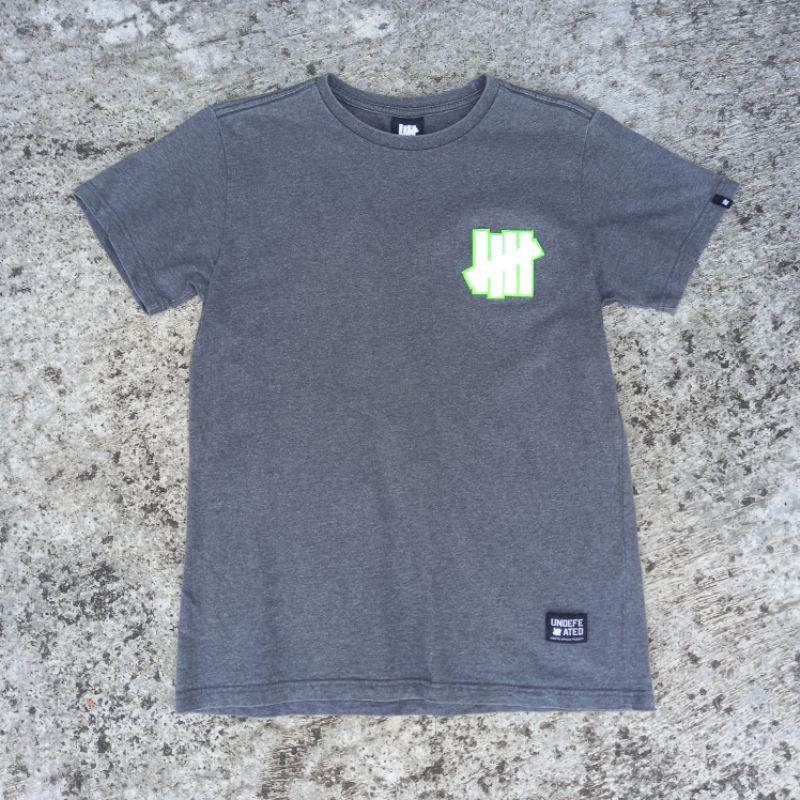 kaos / tshirt undefeated second